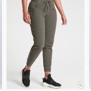 Athleta Trekkie North Joggers